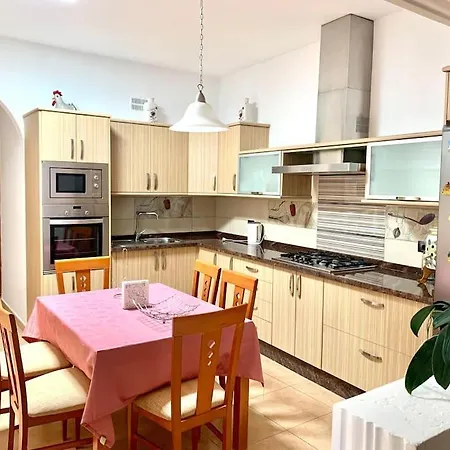 Casa Lolo Ла-Олива